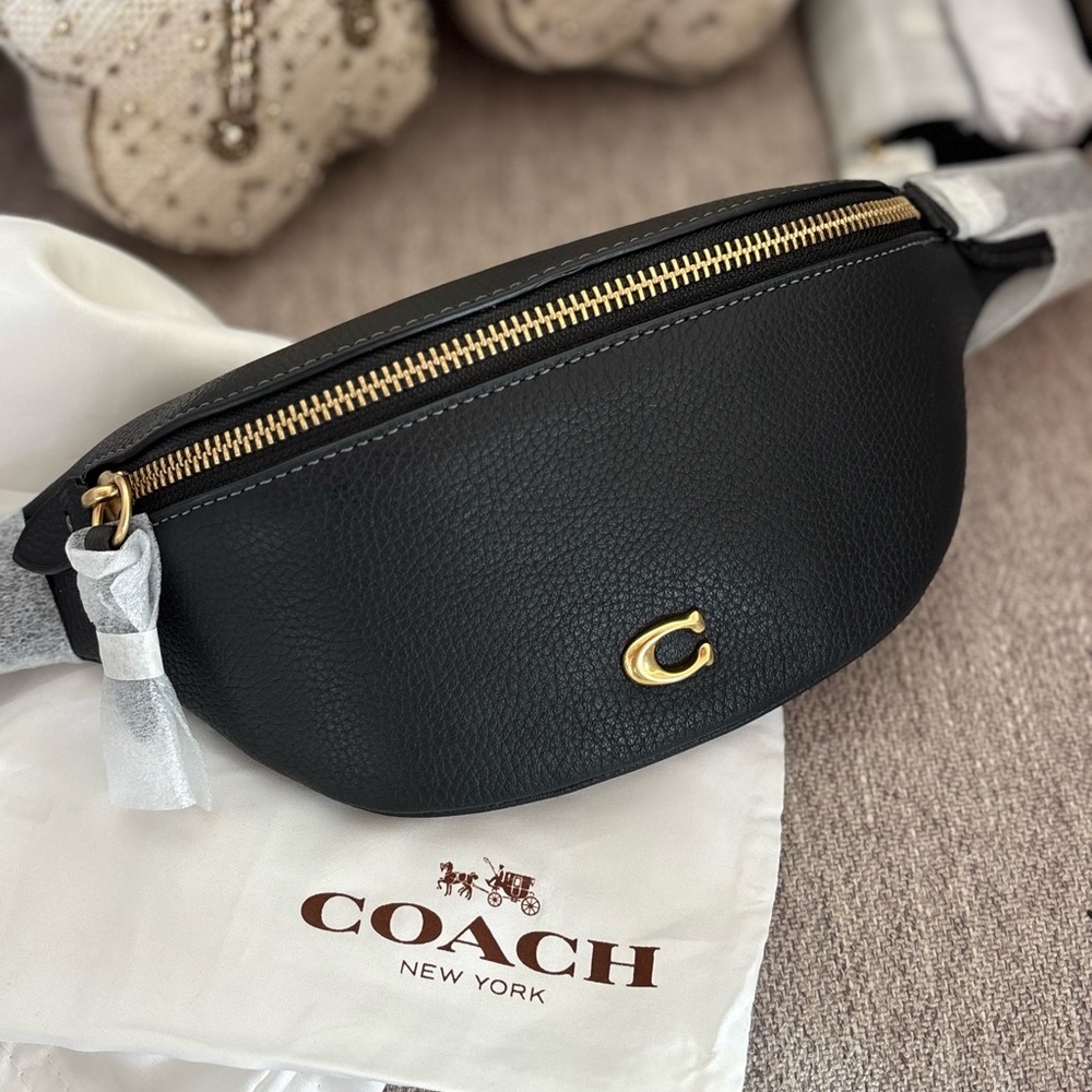 *NEW W TAGS & PACKAGING* Coach Black and Gold Leather Belt Bag w/Dust Bag